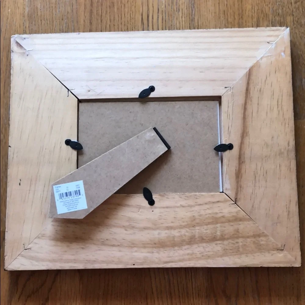 Wood 8x10 picture frame that fits a 4x6 photo
